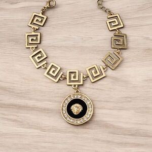 High Fashion Lion Head Embossed Gold Black Dangle Rhinestone Pendant Bracelet